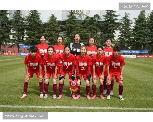 四川与贵州足球对决激战正酣球迷热情高涨期待精彩瞬间